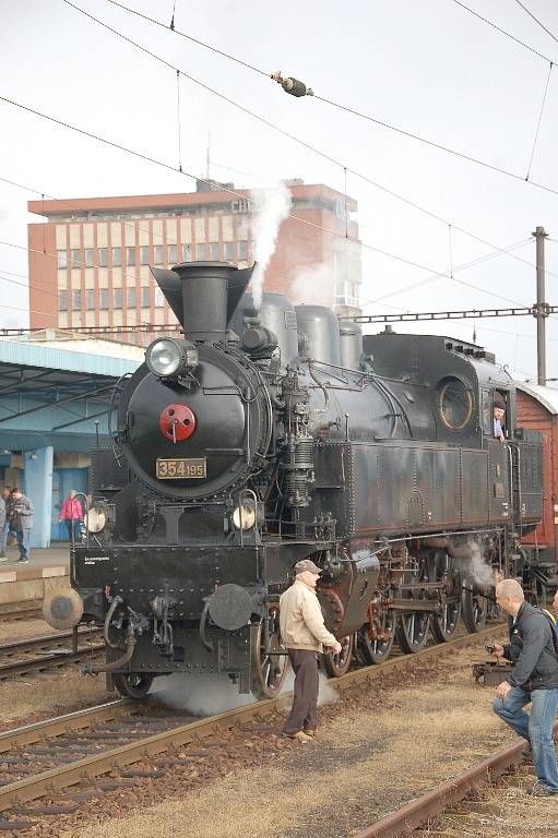 Den železnice v Karlovarském kraji byl ve znamení 150. výročí příjezdu prvního vlaku do Chebu.