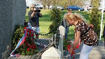 V pořadí již 66. výročí osvobození města Chebu se odehrálo u památníku 97. pěší divize americké armády, u pomníku ruské armády a k památníku 1. pěší divize USA.  
