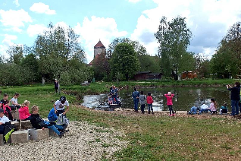 Vilseckem je provázel ponocný