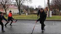 Hokej na silvestra neodmyslitelně patří k jedné z milíkovských tradic.