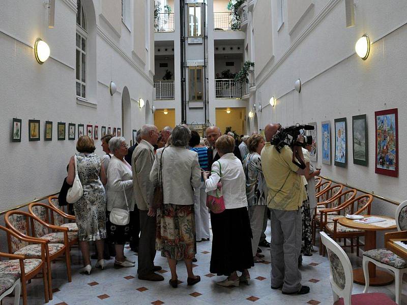 Slavnostní vernisáž výstavy Pavla Nápravníka v mariánskolázeňské galerii Atrium