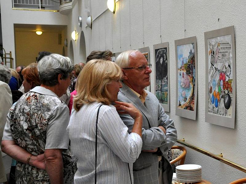 Slavnostní vernisáž výstavy Pavla Nápravníka v mariánskolázeňské galerii Atrium