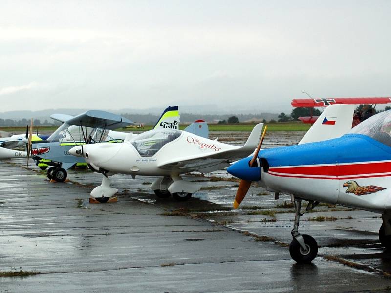 Fotografické ohlédnutí za leteckým dnem v Chebu v roce 2007