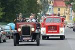 Historická hasičská technika, která se sjela do Františkových Lázní, zaznamenala velký zájem mezi kolemjdoucími. 