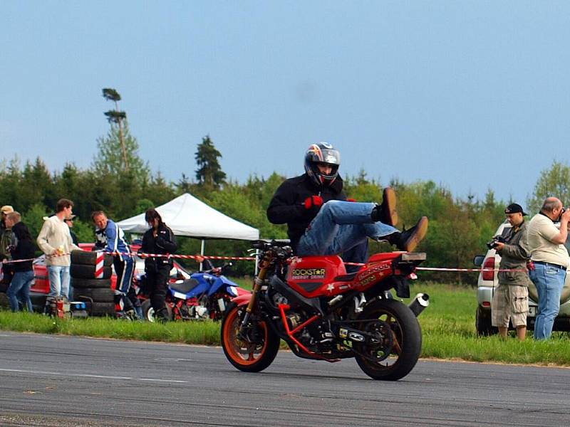 Na letišti Kříženec v Plané u Mariánských Lázní se konal další ročník Motoshow.