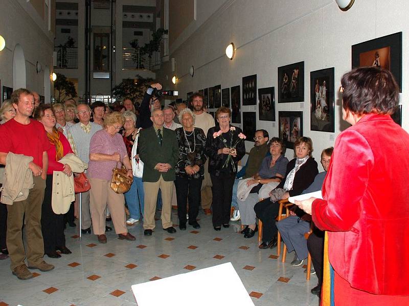 Vernisáž výstavy Stanislavy Brůhové v mariánskolázeňské galerii Atrium