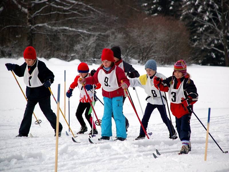 Běh na lyžích si v sobotu v Mariánských Lázních užili i ti nejmenší lyžaři