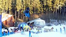Občany a návštěvníky Mariánských Lázní čeká sportovní a kulturní událost mezinárodního významu. Tamní skiareál bude 9. a 10. ledna hostit vrcholné snowboardové závody O2 Evropského poháru v paralelním slalomu. 