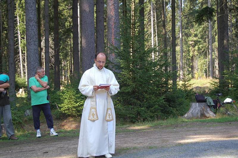 Farský pramen nedaleko přírodní rezervace Smraďoch u Mariánských Lázní, jak Deník včera informoval,  se může pochlubit novým vzhledem. 