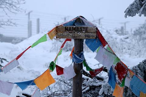 Na Dyleni vlají tibetské modlitební praporky a vládne tam mrazivá zima