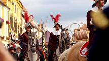 Jarmark, středověká vesnička, rytířský turnaj na koních a také velká bitva. To a spousty dalšího čekalo na návštěvníky Valdštejnských slavností, které se v Chebu konaly uplynulý pátek a sobotu.