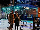 Film 'Ten, kdo tě miloval' se natáčel také na chebských vánočních trzích.