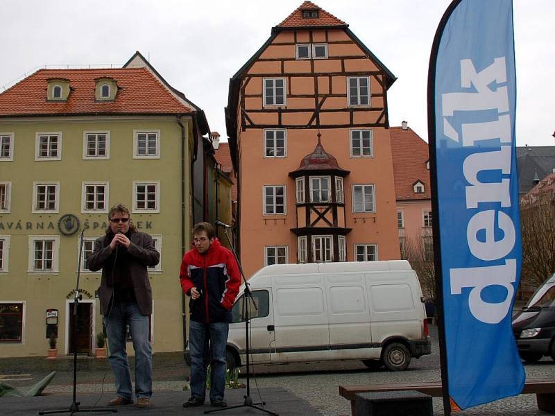 Den s Deníkem na chebském náměstí Krále Jiřího z Poděbrad