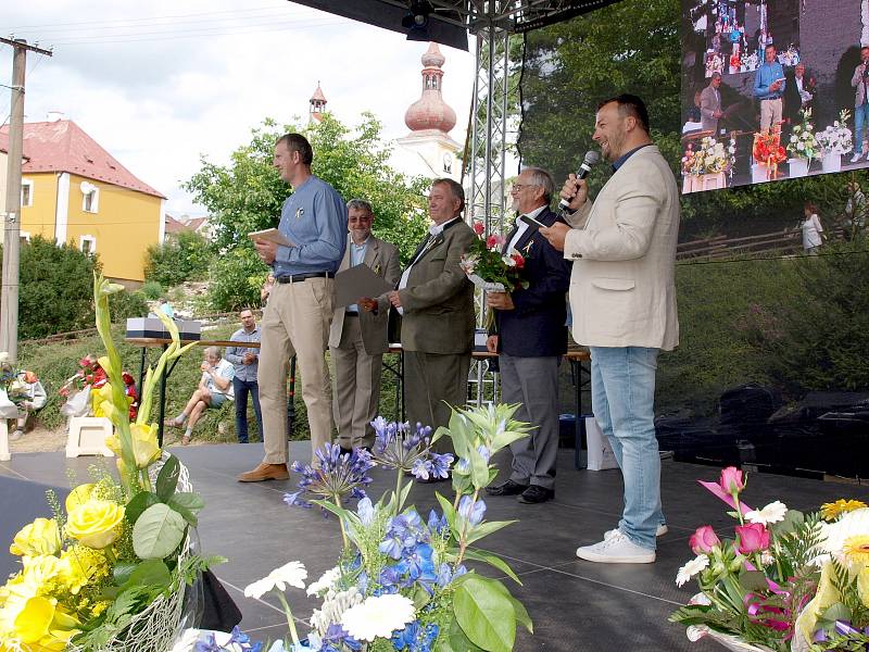 Skalná – Krajské kolo soutěže Vesnice roku už zná své výsledky. Letošní ročník vyhrála Skalná na Chebsku, rozdány byly i ceny například za společenský život v obci nebo péči o zeleň.