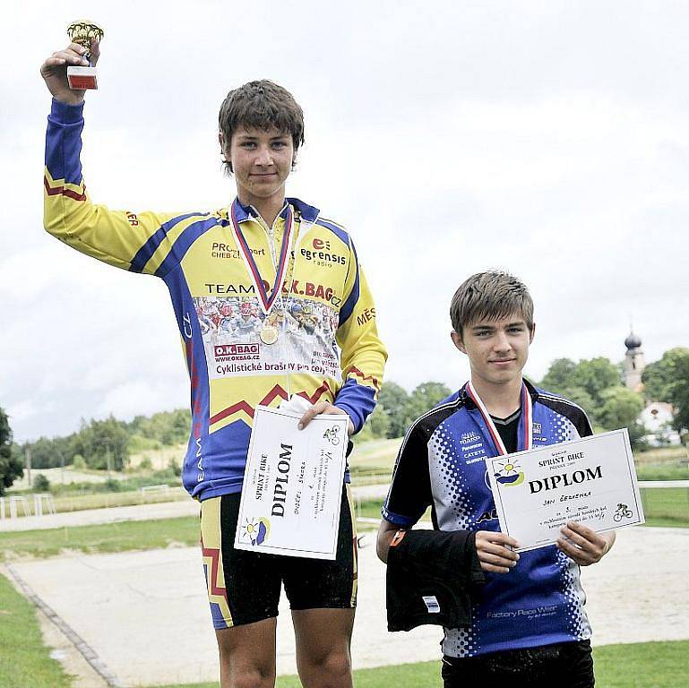 V areálu plovárny Dřenice u Jesenické přehrady se jel premiérový sprint bike