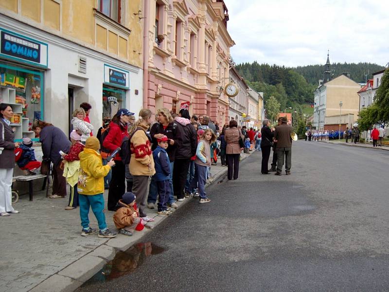 Slavnostní zahájení nové lázeňské sezóny v Lázních Kynžvartu