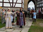 Seebergské hry, slavnostní otevírání hradu Seeberg na Františkolázeňsku, přilákaly stovky návštěvníků