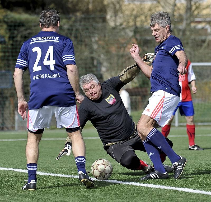 Exhibiční fotbalové utkání zhlédlo několik stovek diváků