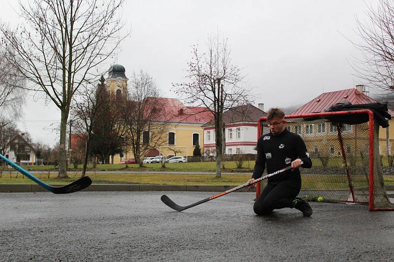 Hokej na silvestra neodmyslitelně patří k jedné z milíkovských tradic.