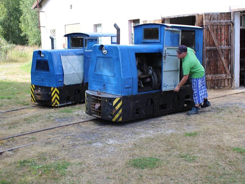 Vláčky na úzkokolejné muzejní dráze Kateřina opět lákaly ke svezení.