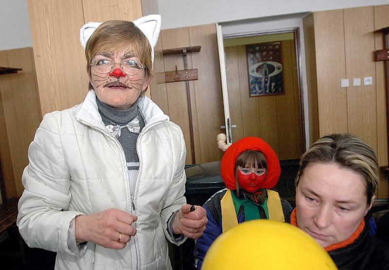 Karneval Školičky bruslení na zimním stadionu v Mariánských Lázních