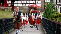 Vystoupení dětského folklorního souboru Marjánek na hradě Seeberg