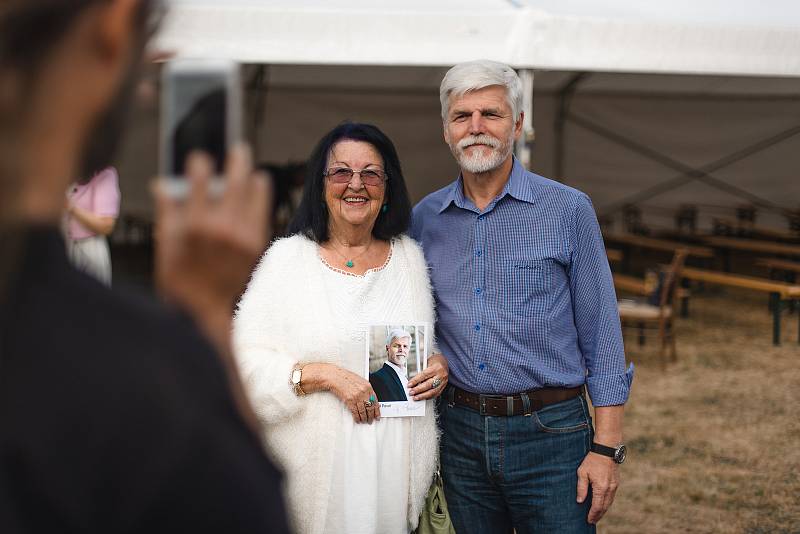 Generál Petr Pavel s manželkou Evou na víkend vyrazili na Chebsko.