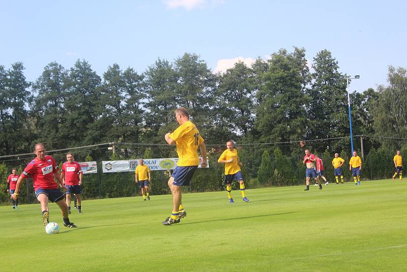 V Dolním Žandově oslavovali fotbalisté třicetileté výročí postupu.