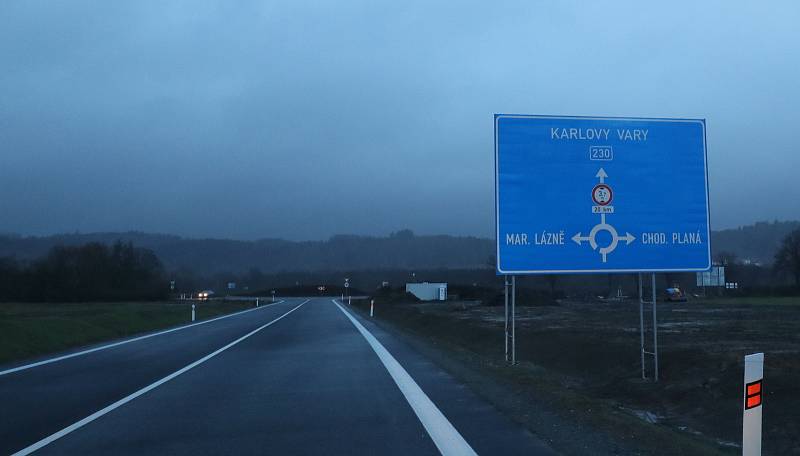 Nová silnice mezi Drmoulem a Mariánskými Lázněmi.