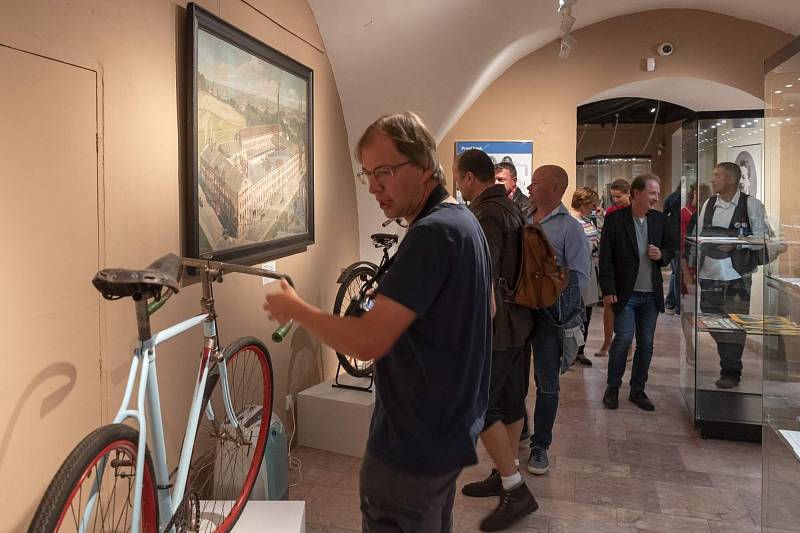 V Muzeu Cheb a v Retromuseu je v současnosti k vidění unikátní výstava věnovaná značce kol Eska.