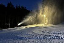 Mráz využívají lyžařské areály v Mariánských Lázních a Silberhütte k zasněžování