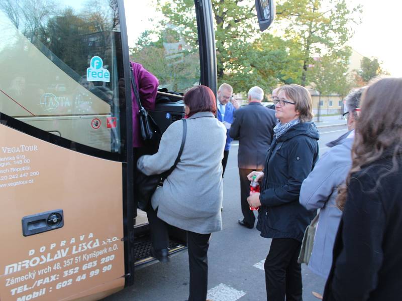 Už 2000 autobus vypravil na divadelní představení do Prahy profesor chebského gymnázia Miroslav Stulák.
