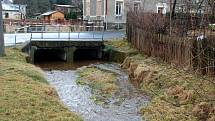 Následky sobotní vichřice na Chebsku - zvedly se hladiny vodních toků. Šitbořský potok v Dolním Žandově