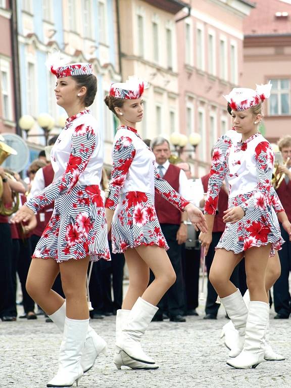 NA FESTIVALU letos vystoupila víc než desítka souborů.  