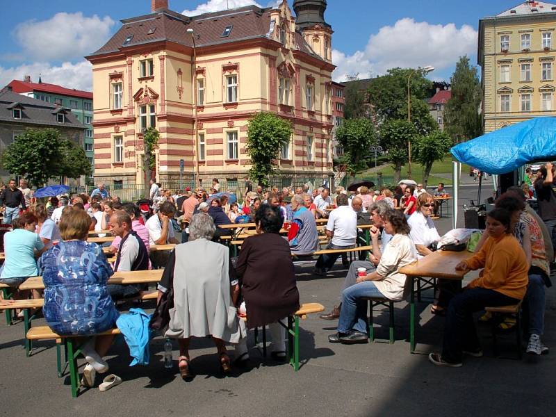 Atrakce na letních slavnostech s pivem Budvar v Aši