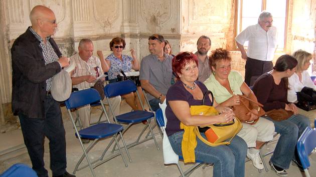 Na hradě v Libé se uskutečnil seminář o zlepšení nakládání s památkami v chebském regionu. 