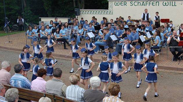 Chebské mažoretky zazářily na festivalu v Německu