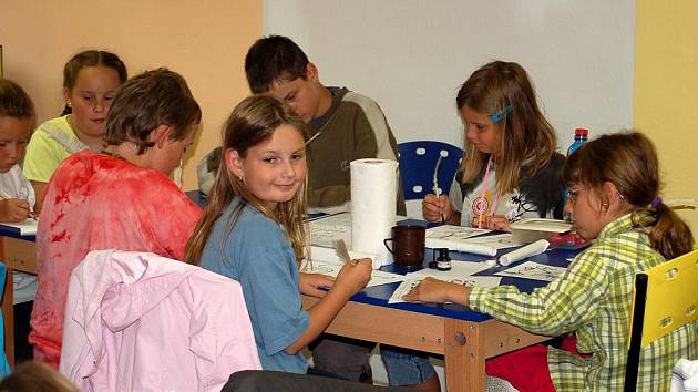 Zástupci nejmladší generace z regionu si užívali na šestém ročníku příměstského tábora, takzvané Letní výtvarné dílně.