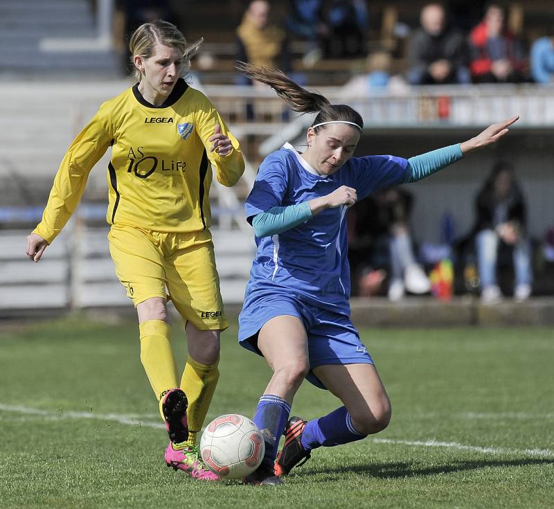 Fotbalistky Hvězdy Cheb pokračují v kvalitních výkonech na jaře a počtvrté za sebou zvítězily. Na stadionu Lokomotivy porazily celek Postoloprt 7:2