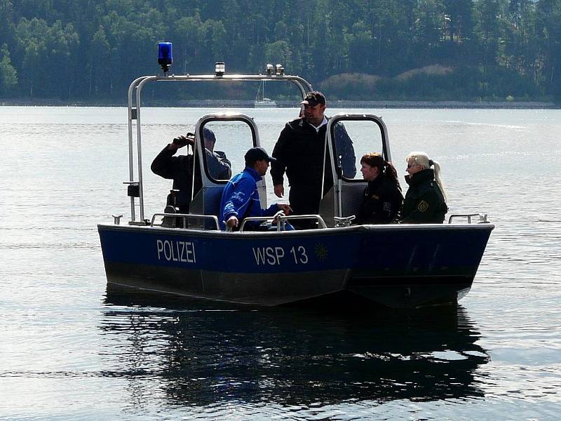 Společná česko-německá policejní hlídka na Jesenici