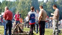 V Aši na vrchu Háj začala slavnostně stavba, která změní podobu vrvhu. Vznikne zde nové sportoviště se zázemím.