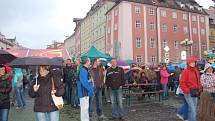 Hudebně- zábavný program ´Špalíček fest´ Chebany doslova nadchl. Překvapil však i Pražany. 