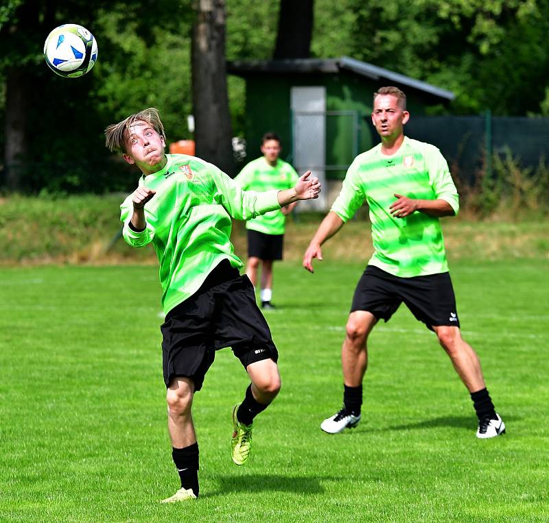 Sigi team v benefičním utkání pokořil Potůčky v poměru 10:4.