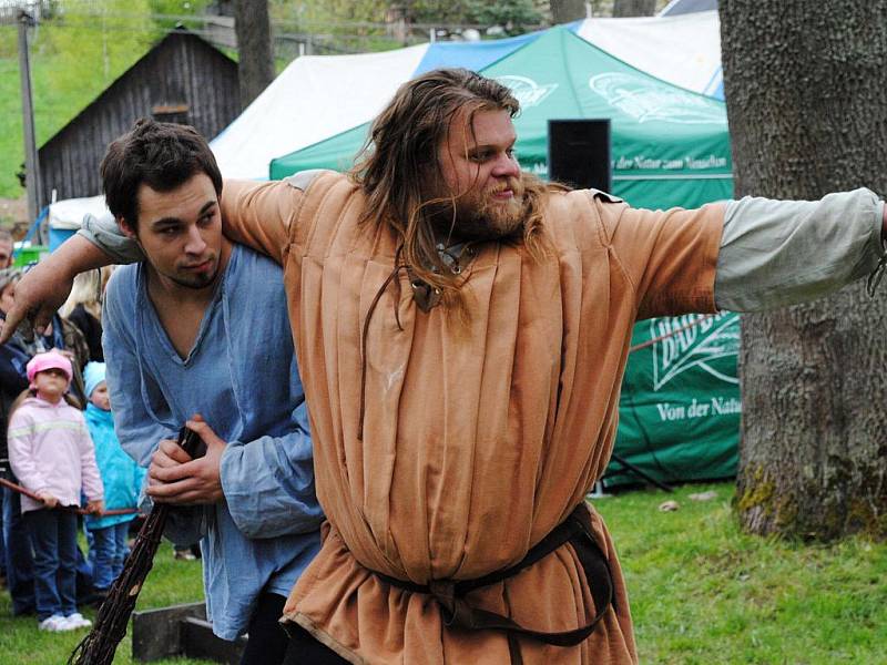 V pořadí již 19. Podhradské posvícení navštívily opět desítky lidí nejen z české, ale i z německé strany hranice. 