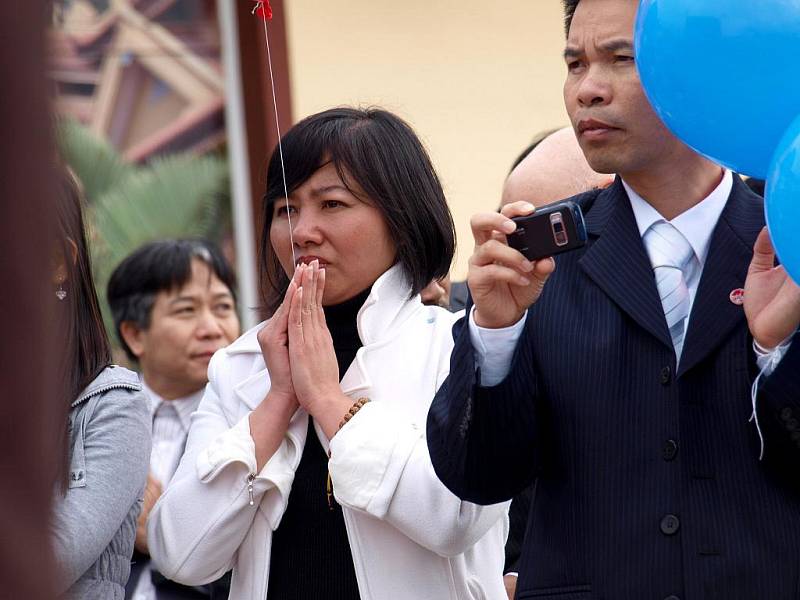 Na Svatém kříži u Chebu vyrostl buddhistický chrám. Je jediný v České republice