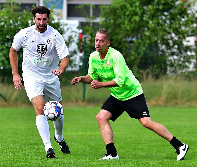 Sigi team v benefičním utkání pokořil Potůčky v poměru 10:4.