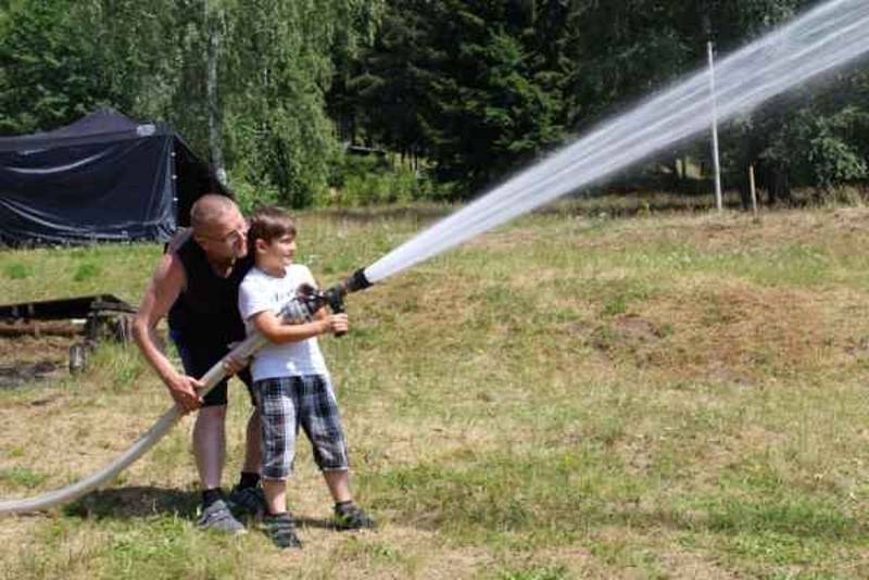 Military tábor, který pořádá spolek Academia of Soldiers, chce vytáhnout děti od moderní techniky.