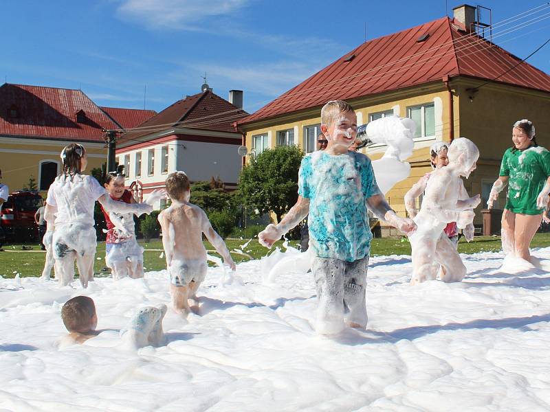 Soutěže si užily milíkovské děti u příležitosti tradiční oslavy dětského dne.