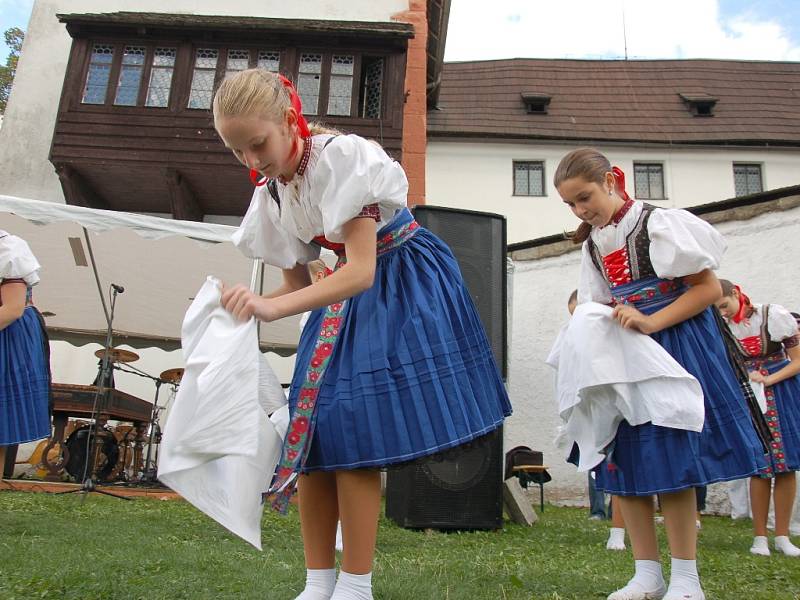 Víkend na hradě Seeberg byl ve znamení 740. výročí a vína.