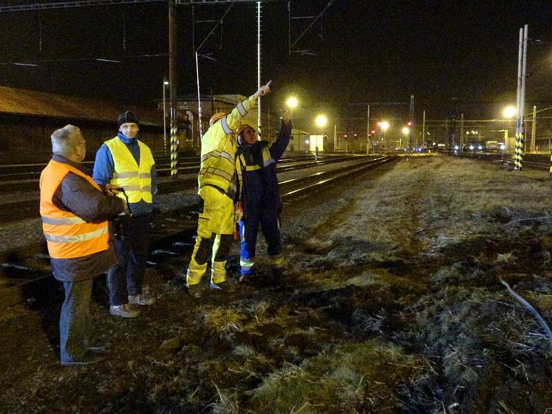 V roce 2018 nechalo město Cheb z bezpečnostních důvodů zbourat lávku, která vedla přes chebské nádraží.